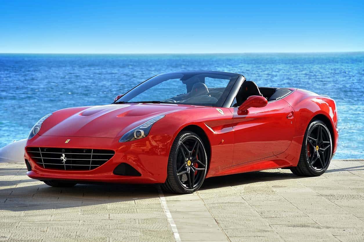 Ferrari marque voiture concessionnaire
