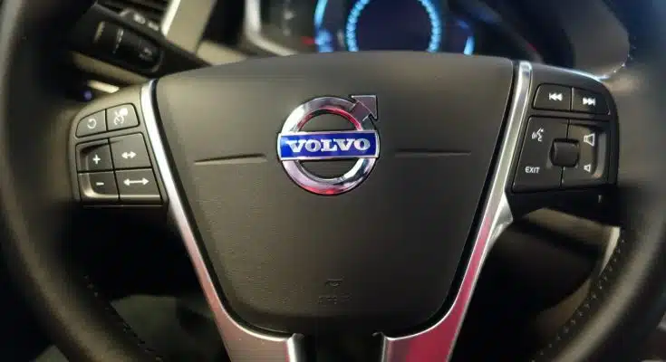 La Volvo XC60 Hybrid : le SUV électrique parfait pour toute la famille !